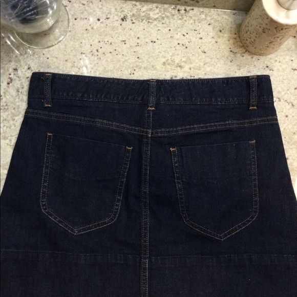 Dark Jean Theory mini skirt - Picture 4 of 10